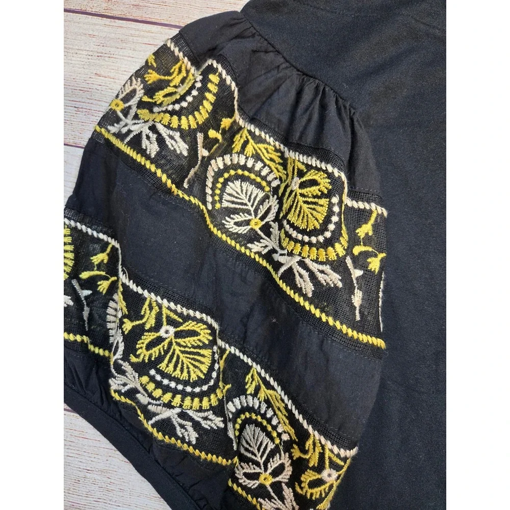 Women's Free People Rock With It off-the-shoulder embroidered Size Small Floral